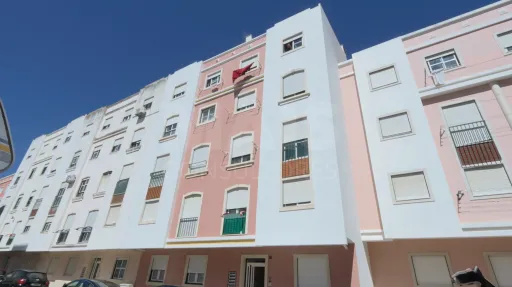 T2 no Barreiro| Mais de 50M2 de Garagem e Arrecadação