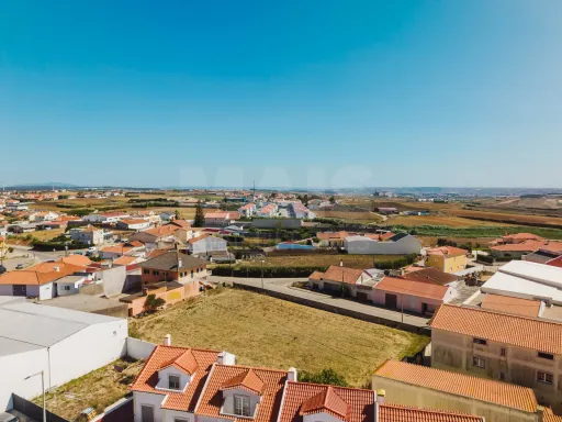 Moradia T4 com Garagem e Terraço