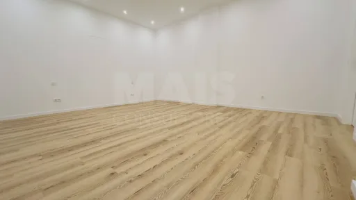 Apartamento T1 Totalmente Remodelado  | Centro da Lourinhã