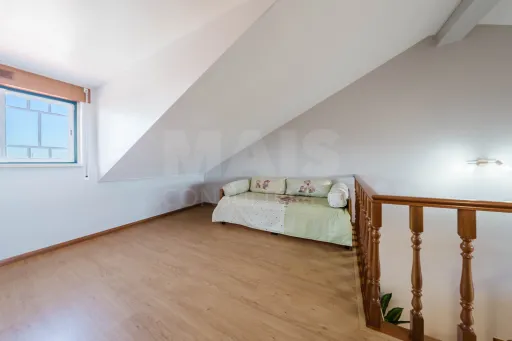Moradia T3+1 pronta a habitar | Garagem fechada, pátio com churrasqueira e a 5 min das praias !