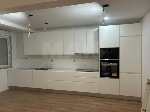 APARTAMENTO T3/com suite no Centro do Montjo-Afonsoeiro