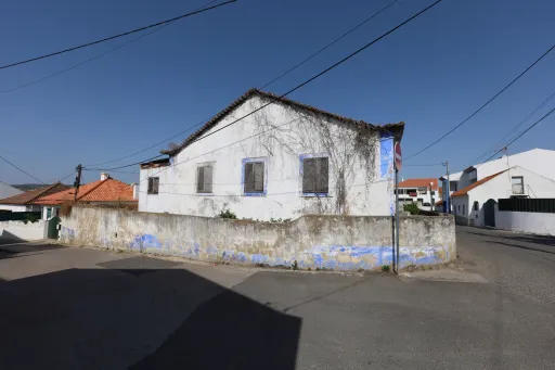 3-Bedroom House to Rebuild - Camarnal, 3 minutes from Alenquer