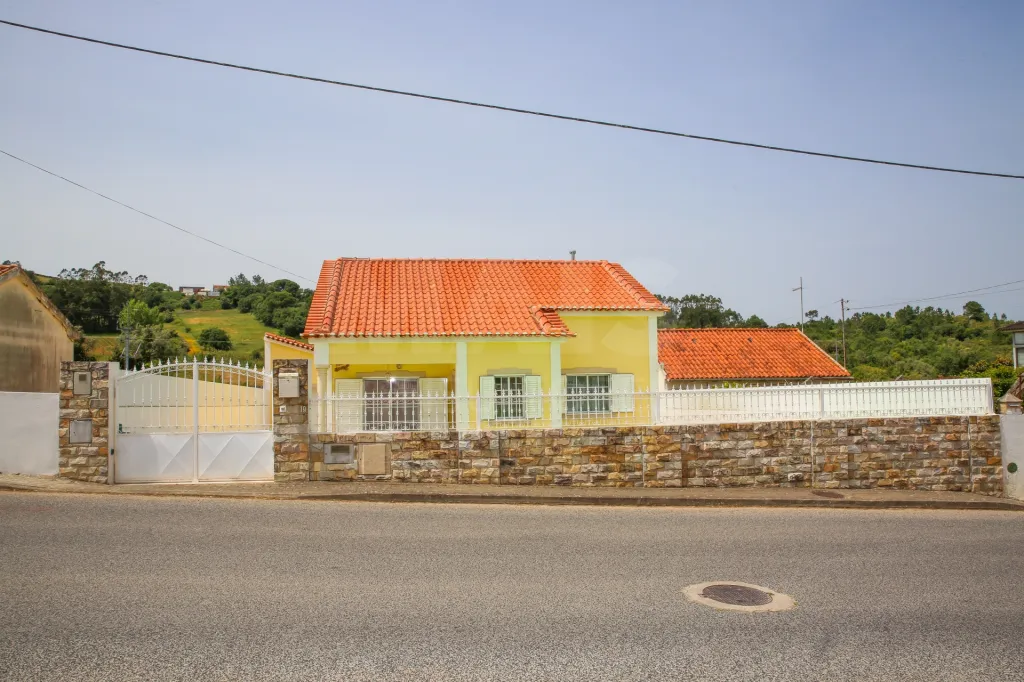 Moradia T2, em Sapataria, Sobral de Monte Agraço