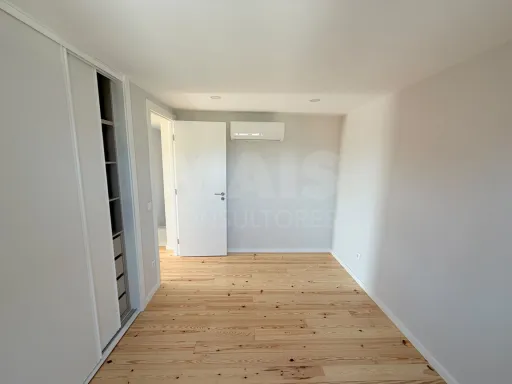 Fully Renovated 3-Bedroom House | Courtyard and Outbuildings | São Bartolomeu dos Galegos, Lourinhã
