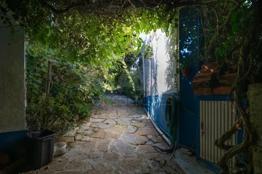 Duas Moradias com Terreno de 1.480 m² no centro da Lourinhã