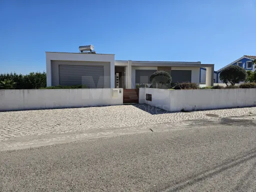 Moradia T4 com Piscina