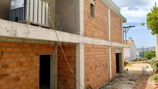 Moradia T4 c/ Suite, Jardim, Piscina & Parqueamento!