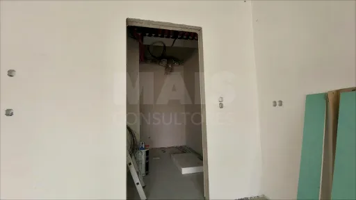 Moradia T4 c/ 1 Master Suite + 2 Suites, Jardim & Parqueamento !