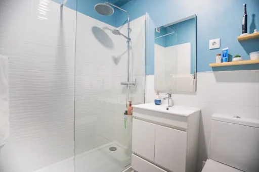 Fully Renovated 3-Bedroom Apartment in a Building with 2 Elevators
