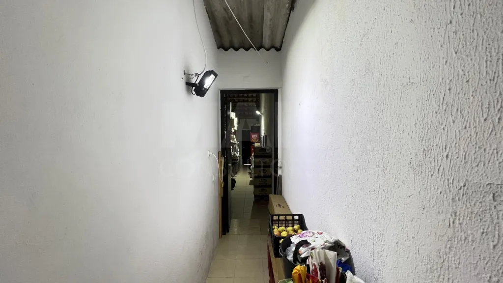 Imóvel com duas fracções: Comércio e Habitação!