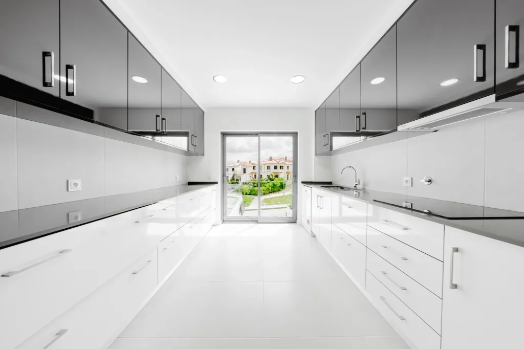 Moradia T3 Nova C/ Vista Mar, Piscina e Garagem, Areia Branca, Lourinhã
