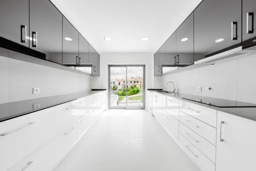Moradia T3 Nova C/ Vista Mar, Piscina e Garagem, Areia Branca, Lourinhã