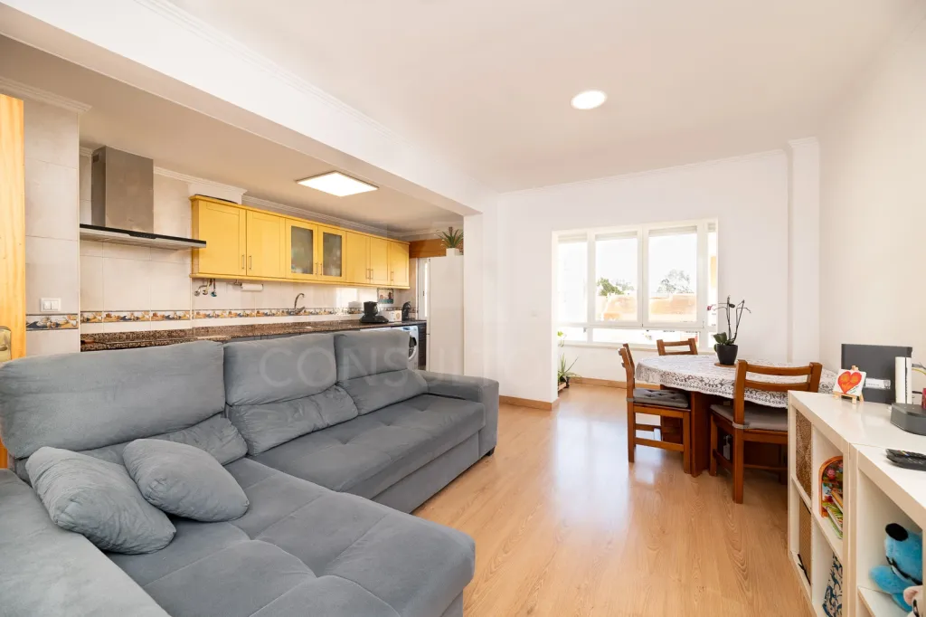 2 bedroom apartment in Serra das Minas - Rio de Mouro with storage room and elevator