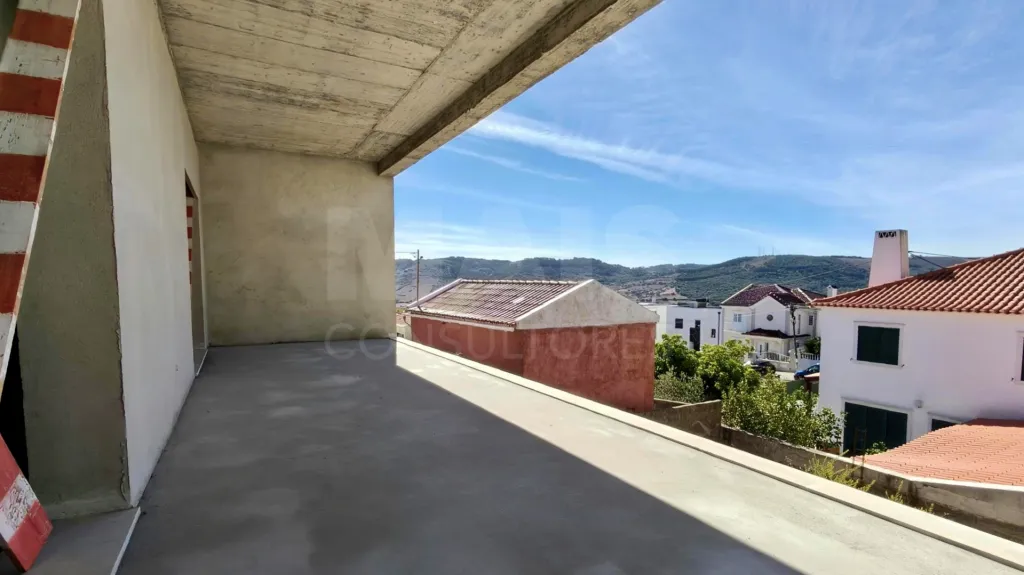 Moradia T4 c/ Suite, Jardim, Piscina & Parqueamento!