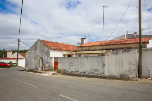 Moradia T1 para remodelar no Maxial | Torres Vedras 🏡