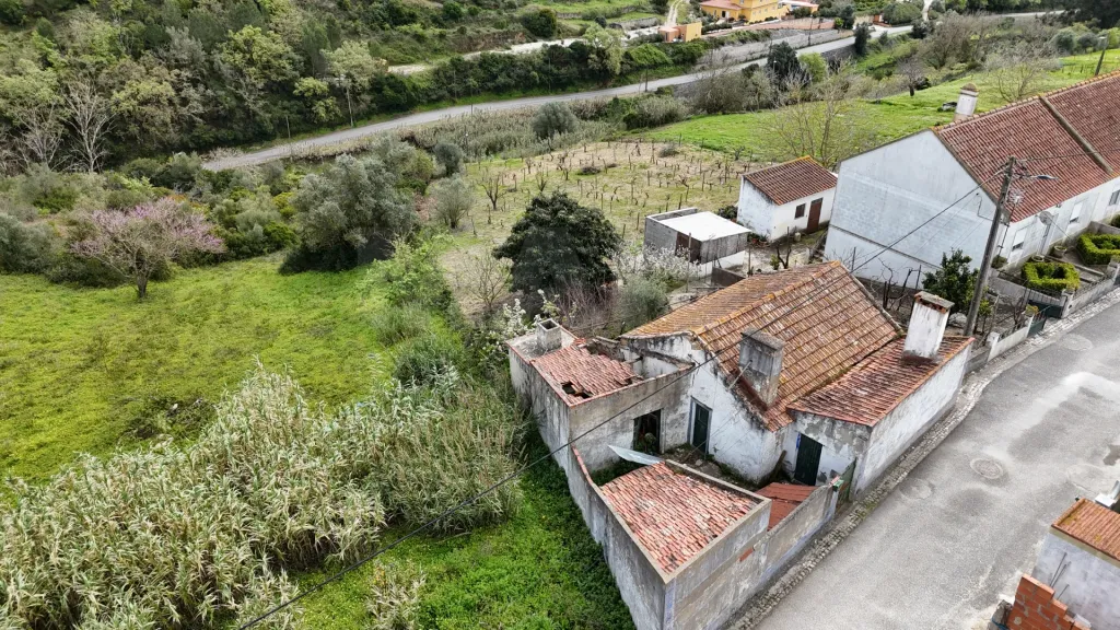Casa de habitação e terreno Meca- Alenquer