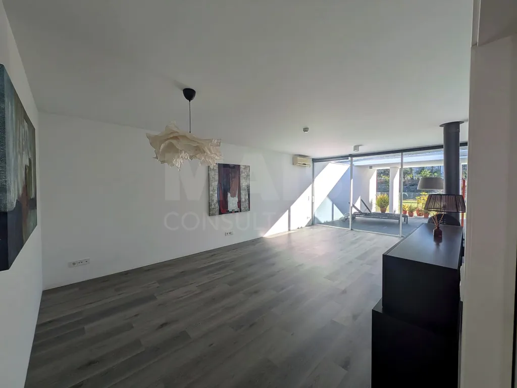 Moradia T2 com 2 suítes, jardim privativo e garagem no Bom Sucesso Resort