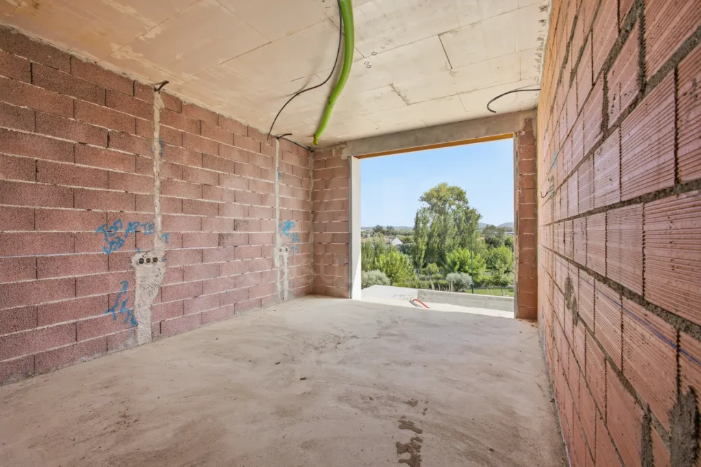 Moradia T4 com piscina em lote de 759m2 em Amoreira Óbidos
