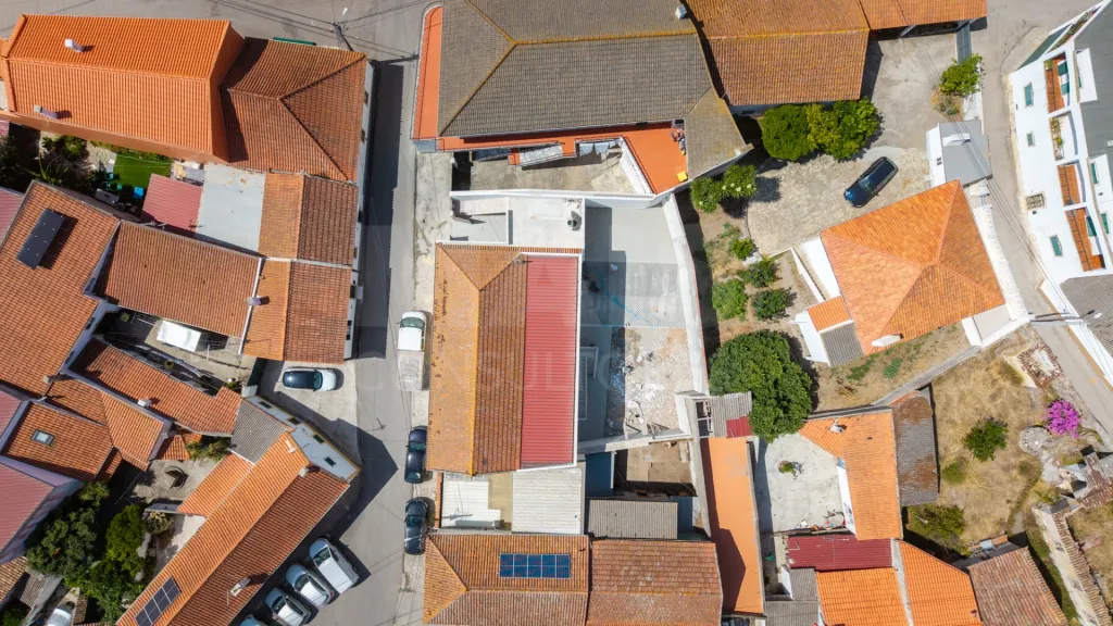 Apartamento T2 novo com quintal e estacionamento