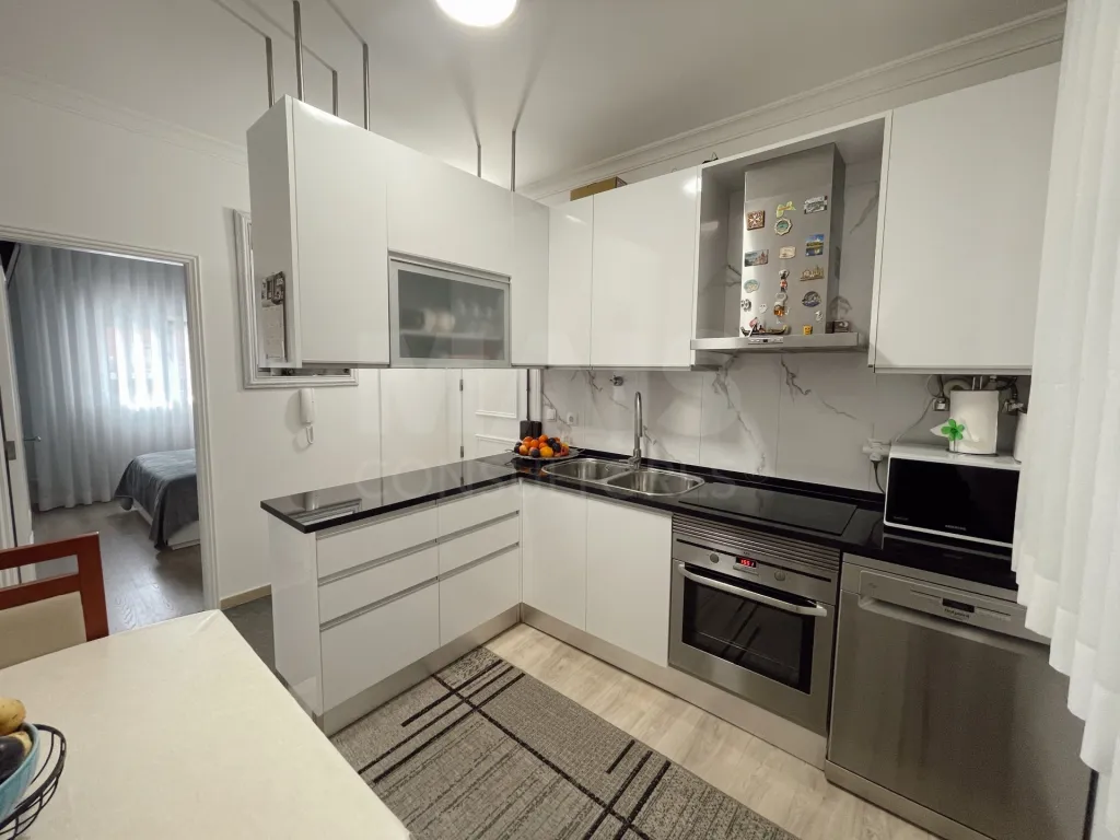 Excelente Apartamento T2 Quinta do Conde, Remodelado