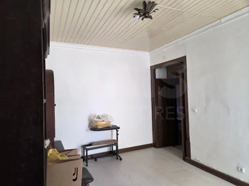 Prédio no Centro de Torres Novas com Jardim e Forte Potencial para constituição de Propriedade Horizontal com elevada rentabilidade de investimento