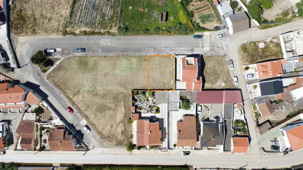 Terreno para construção de moradia isolada na Bufarda