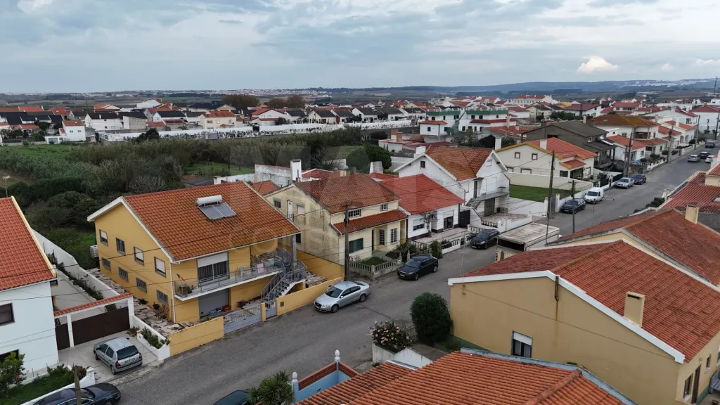 Moradia T6 - 5 min (Praia da Consolação)