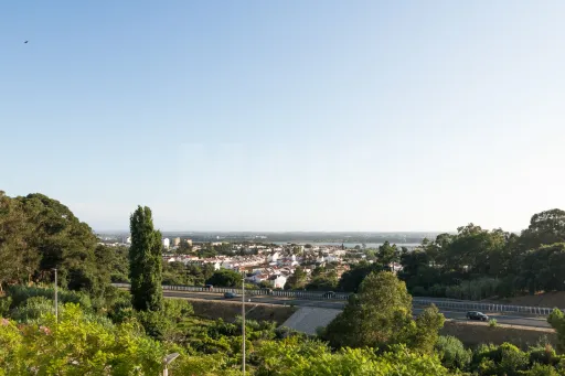 Apartamento T3 com Vista sobre o Rio Tejo