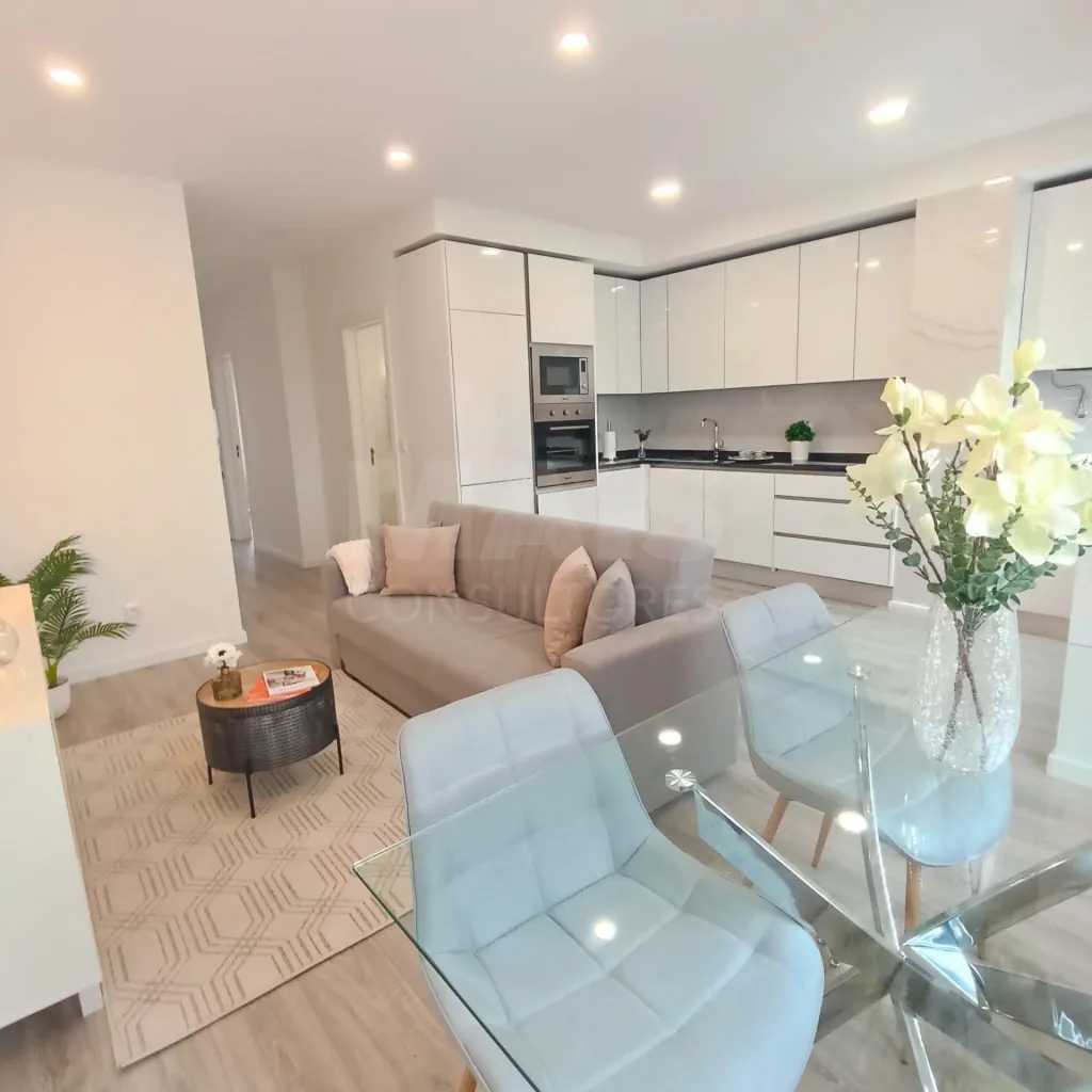 Apartamento T3 Lisboa Benfica com Varanda