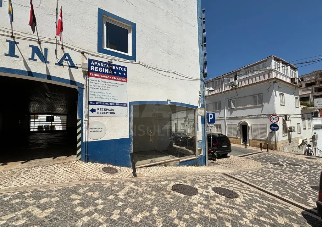 store in the center of Albufeira