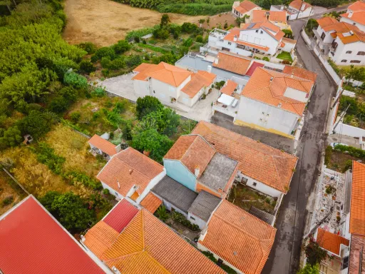 Moradia com 1.040 m² de Terreno no Seixal, Lourinhã