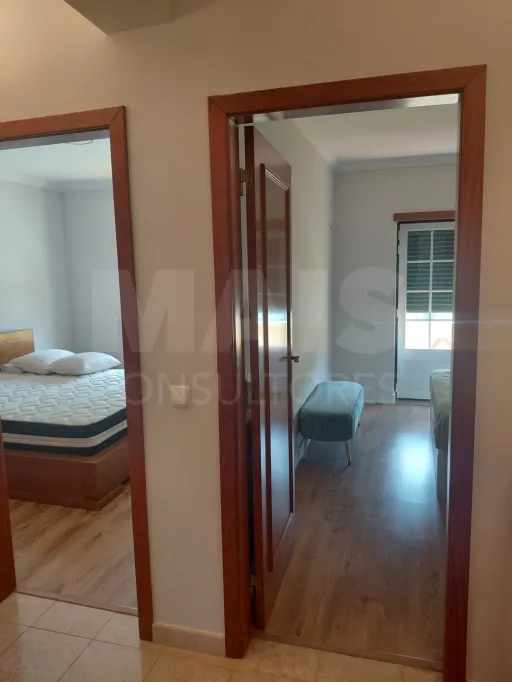 Moradia T4 com Jardim, Garagem e Churrasqueira no Centro de Olho Marinho – Óbidos