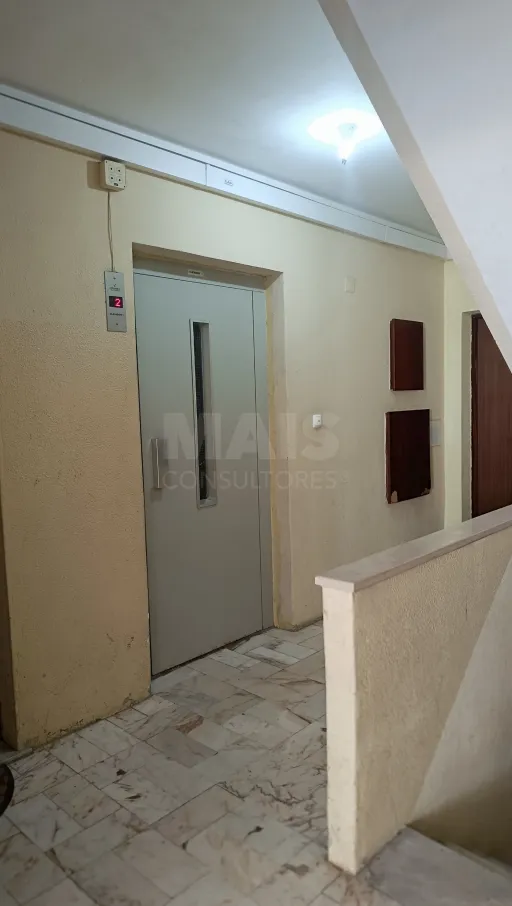 2-Bedroom Apartment in Seixal with Two Elevators