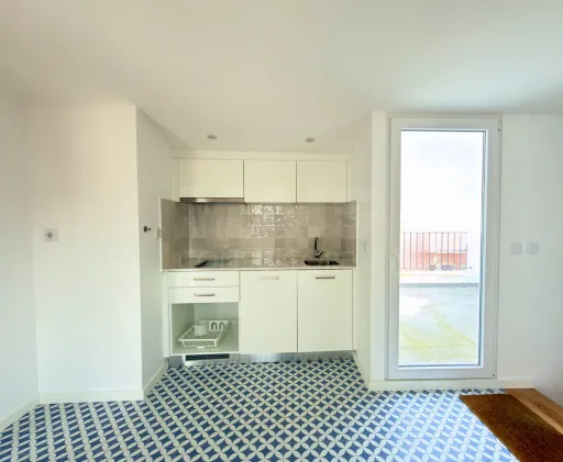 Moradia no coração de Peniche, totalmente renovada e com excelente potencial de investimento