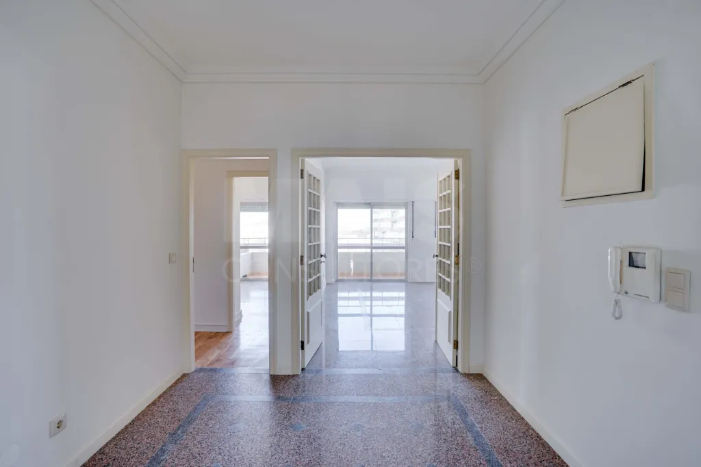 T5 no Lumiar - varandas e garagem