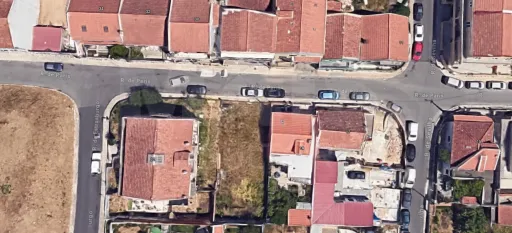 Terreno Urbano em Casal de Cambra com 256m2