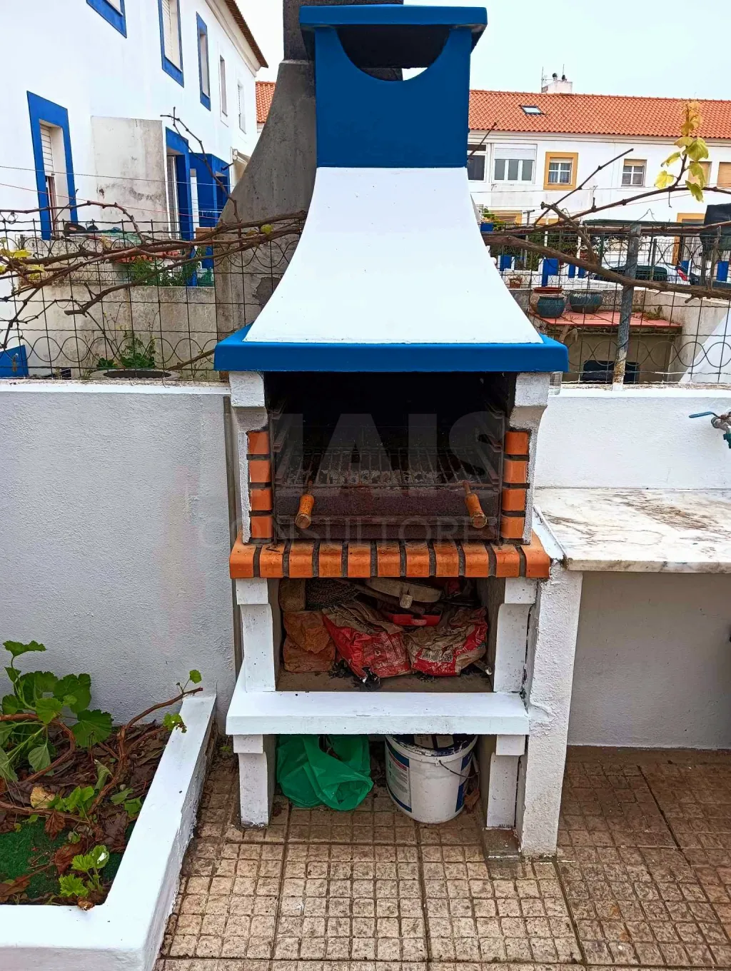 Moradia T3 Duplex com Jardim e Churrasqueira em Porto Covo