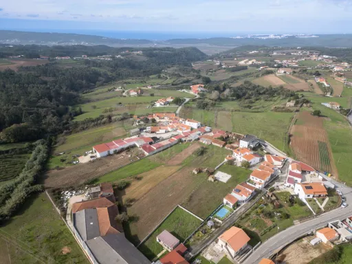 Moradia Térrea para Reabilitar com Terreno, Vista Mar e Vista Sítio da Nazaré – Bárrio, Alcobaça