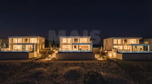 Moradia T5 com Piscina - Vista Golfe e Mar
