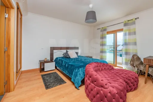 Apartamento T3 com 4 Varandas, Excelentes Áreas e Conforto Total – Praceta Tranquila, no Porto Alto em Samora Correia