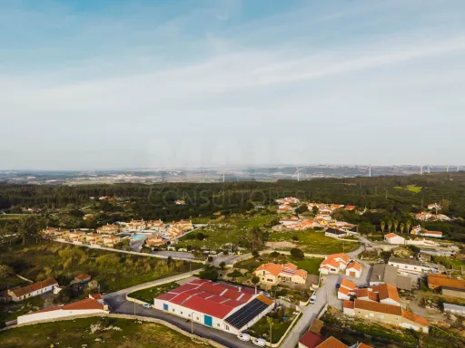 Terreno Urbano com 1980m2, Construção Moradia até 300m2
