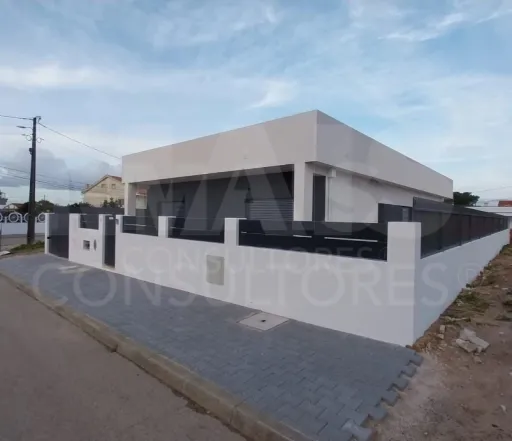 Detached 4-bedroom house with annex in Quinta do Anjo, Palmela