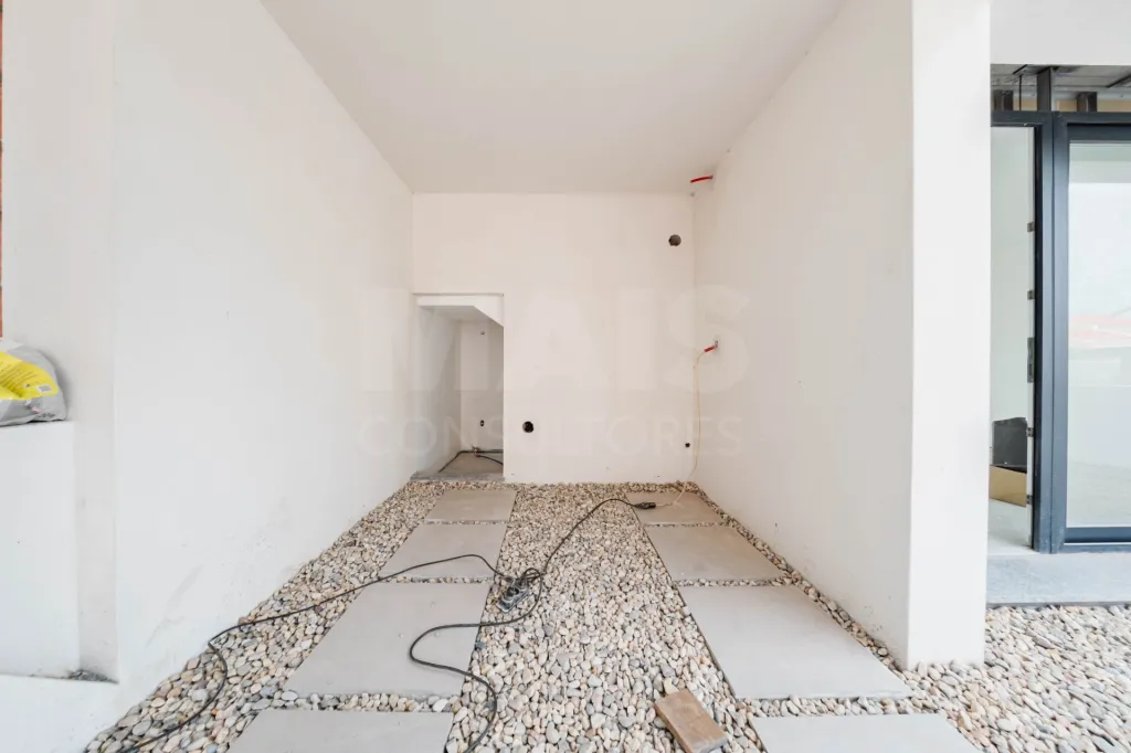 Modern New 3 Bedroom Villa with Pool in Ferrel