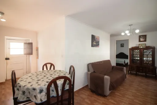 Moradia T2  com Logradouro em Cabanas de Chão