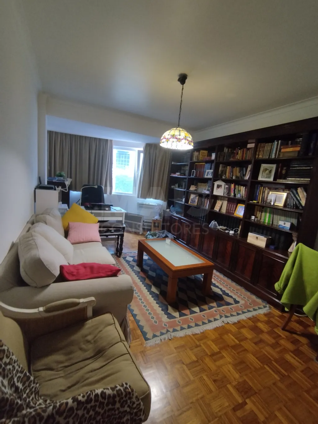 Apartamento T4 ao lado do metro das Olaias com dois lugares de parqueamento