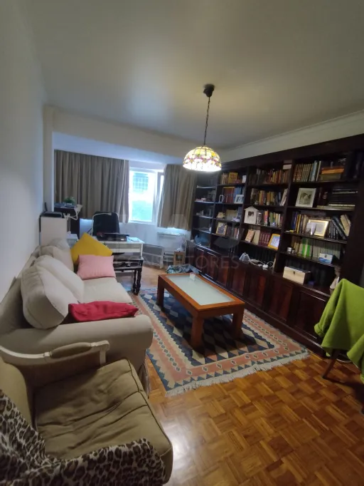 Apartamento T4 ao lado do metro das Olaias com dois lugares de parqueamento