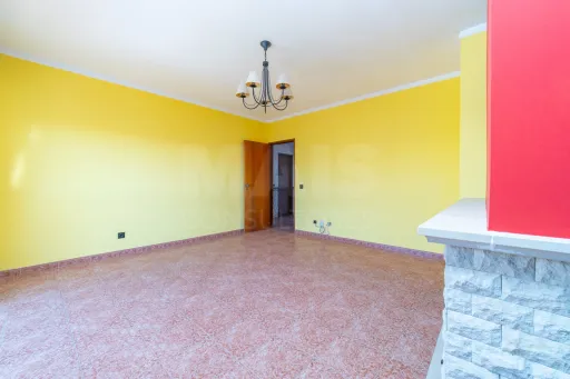 3-Bedroom Apartment with Balconies, Storage Room, and Unobstructed Views in Samora Correia