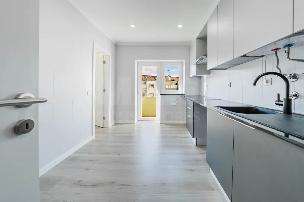 Fully refurbished 3-bedroom apartment in Caldas da Rainha