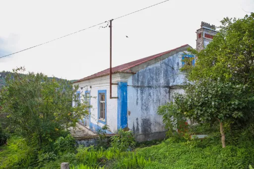 🏡 Oportunidade Única: Moradia Centenária inserida em lote 2560m2