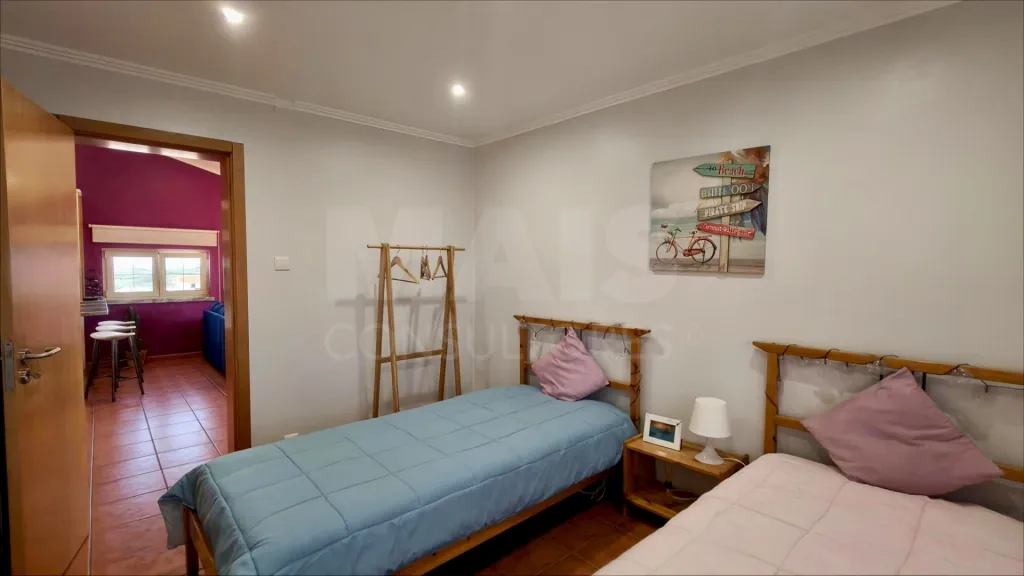 Ap. em Moradia T1+1, c/ Varanda, Vista Mar, Jacuzzi e Parqueamento !
